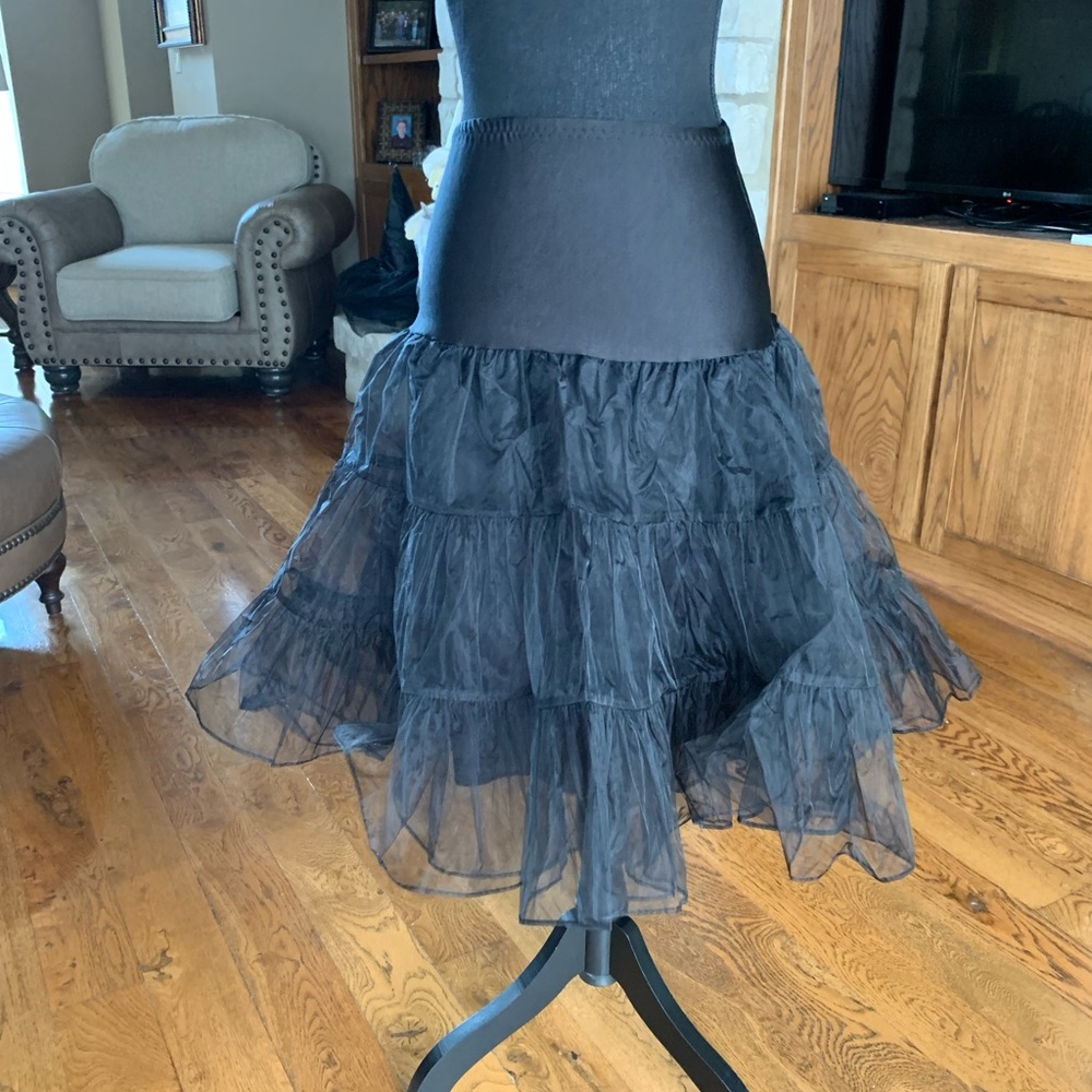 SOLD SOLD SOLD Grace Karin Black Crinoline Skirt